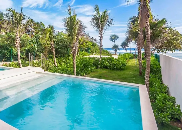 Chic Beachfront Ocean View Rooftop Pools Holiday home