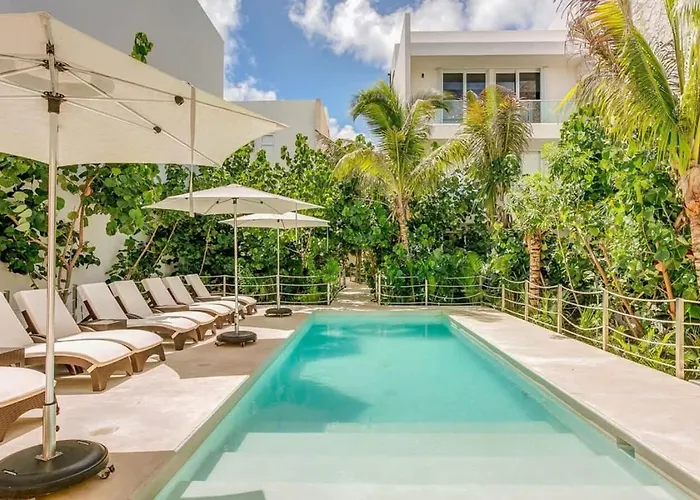 Holiday home Chic Beachfront Ocean View Rooftop Pools *