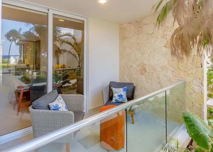 Chic Beachfront Ocean View Rooftop Pools Holiday home