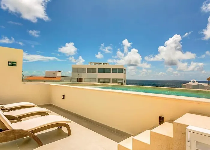 Chic Beachfront Ocean View Rooftop Pools Holiday home *