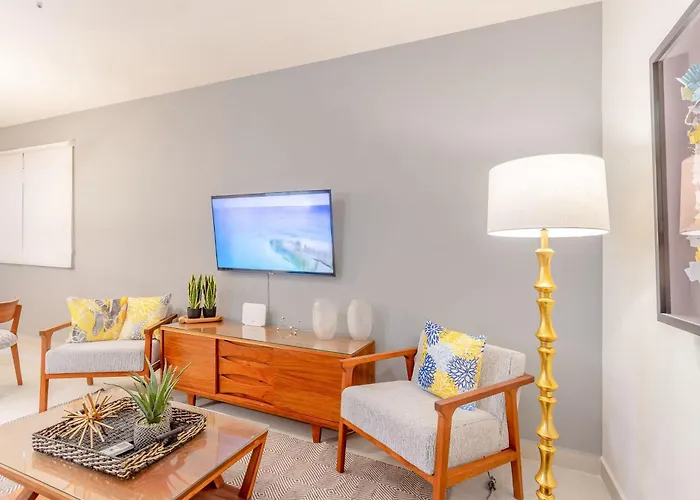 Holiday home Chic Beachfront Ocean View Rooftop Pools *