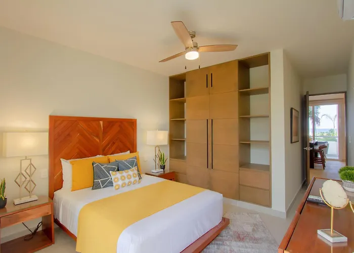 Holiday home Chic Beachfront Ocean View Rooftop Pools *